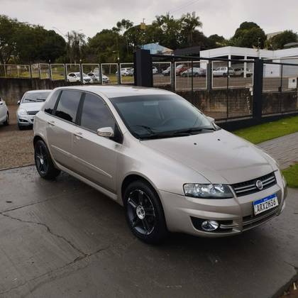 FIAT STILO 1.8 MPI SPORTING 8V FLEX 4P AUTOMATIZADO FIAT STILO 1.8 MPI SPORTING 8V FLEX 4P AUTOMATIZADO